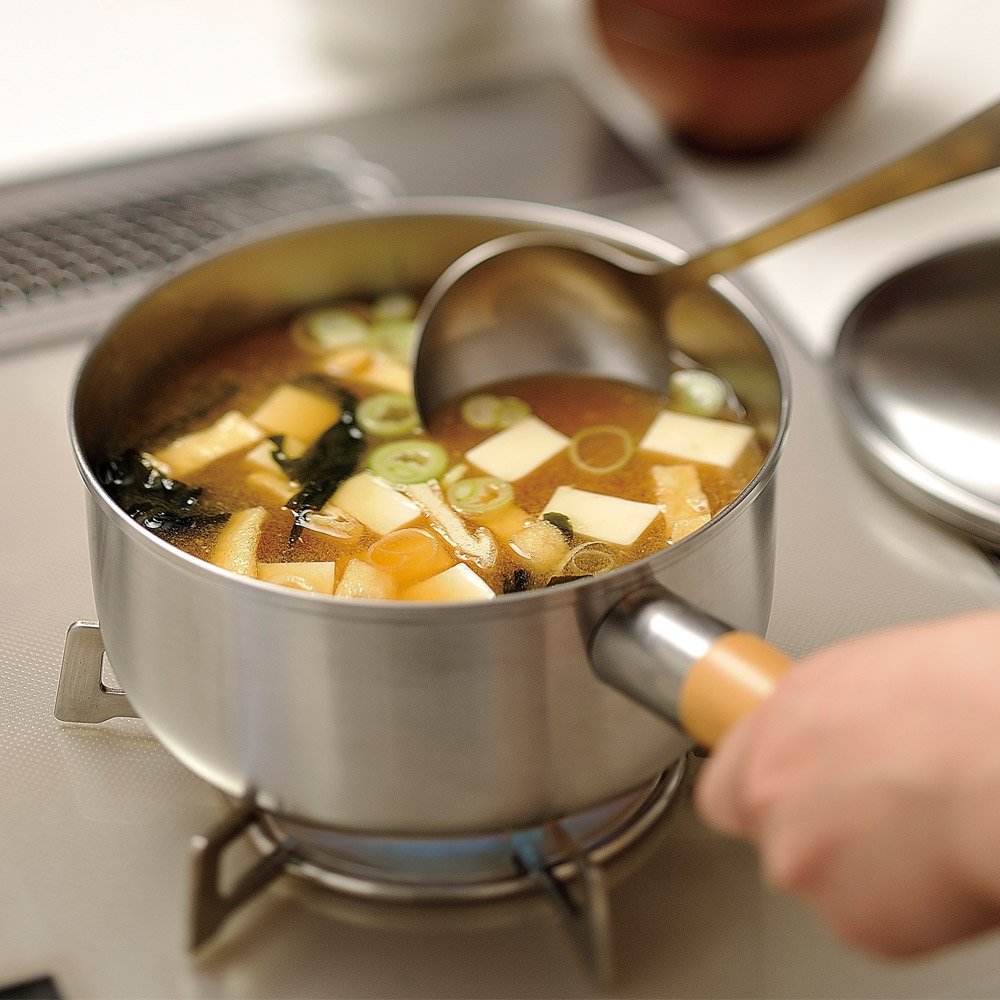 Chitose Stylish Wooden-Handle Saucepan With Lid (IH Compatible) 2.2L